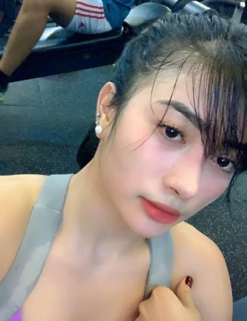 Laras photo 1, asian, athletic, black hair, 165 cm, 56 kg, Medium bust, Hong Kong
