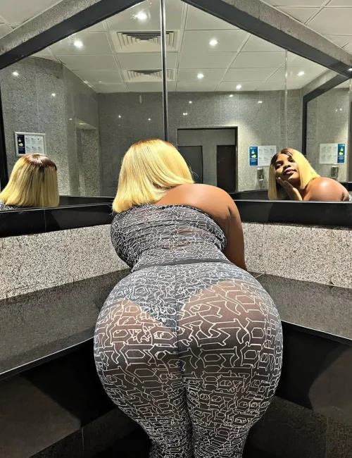 Ofthenight photo 4, ebony, curvy, blonde hair, 171 cm, 80 kg, Large bust, Hong Kong