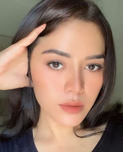Safira photo 1, asian, slim, black hair, 165 cm, 50 kg, Large bust, Hong Kong