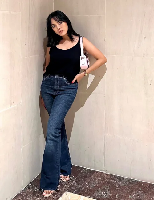 Safira photo 5, asian, slim, black hair, 165 cm, 50 kg, Large bust, Hong Kong