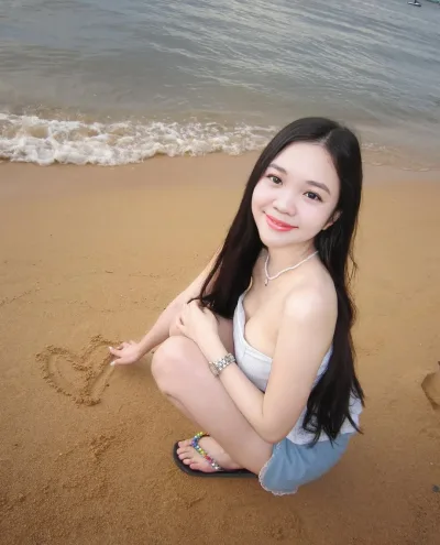 Selin photo 1, asian, athletic, black hair, 166 cm, 53 kg, Medium bust, Hong Kong