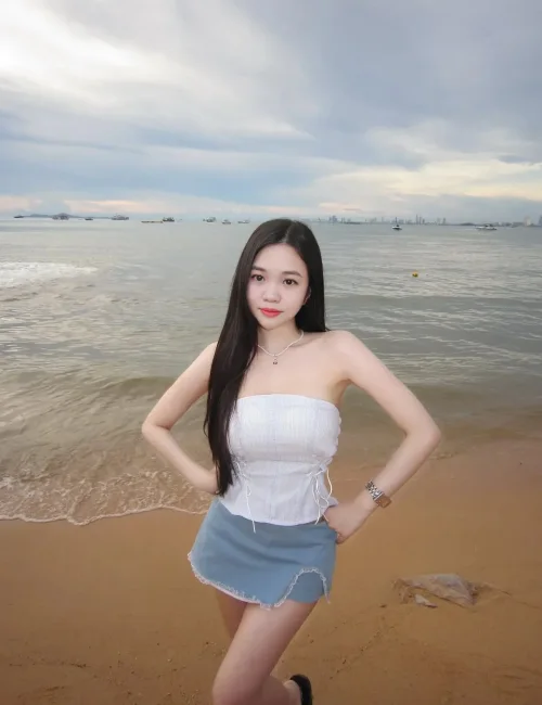 Selin photo 2, asian, athletic, black hair, 166 cm, 53 kg, Medium bust, Hong Kong