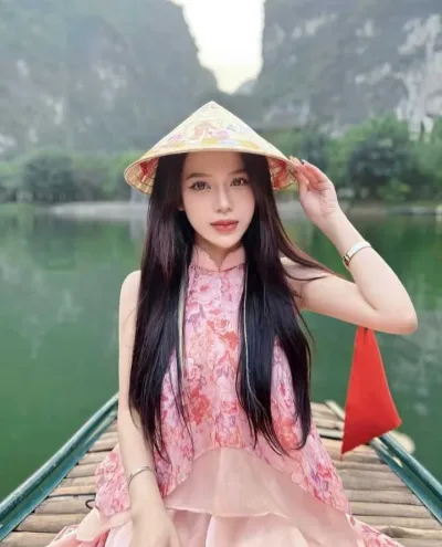 Mabel photo 1, asian, slim, black hair, 164 cm, 48 kg, Large bust, Hong Kong