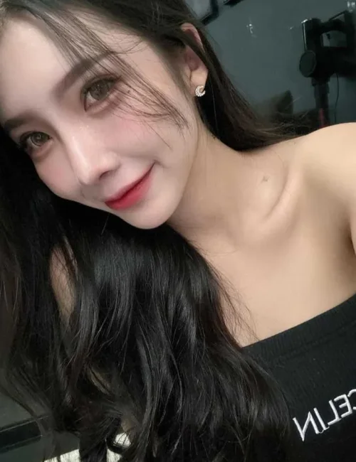Camila photo 4, asian, slim, black hair, 166 cm, 49 kg, Medium bust, Hong Kong