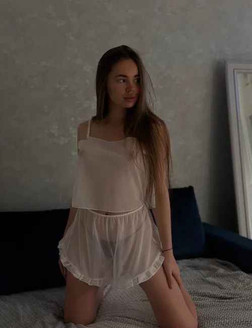 Lia photo 3, asian, slim, brunette, 160 cm, 45 kg, Large bust, Hong Kong