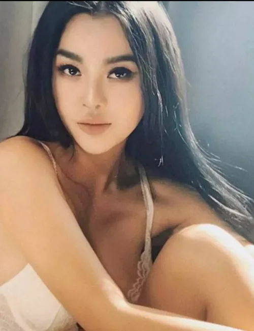 Dryna photo 1, asian, average, brunette, 170 cm, 68 kg, Medium bust, Hong Kong