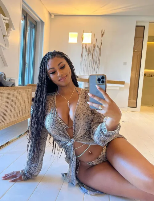 Miss Jasmine photo 3, asian, curvy, black hair, 171 cm, 78 kg, Extra Large bust, Hong Kong