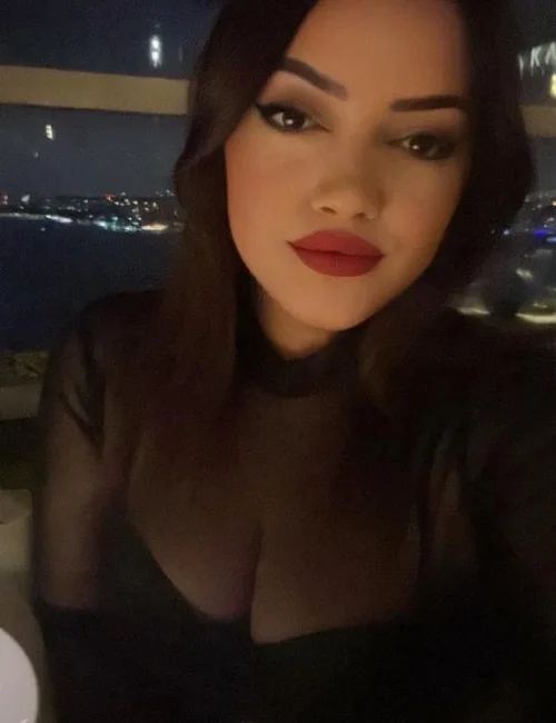 Demet photo 4, european, average, brunette, 163 cm, 61 kg, Extra Large bust, Hong Kong
