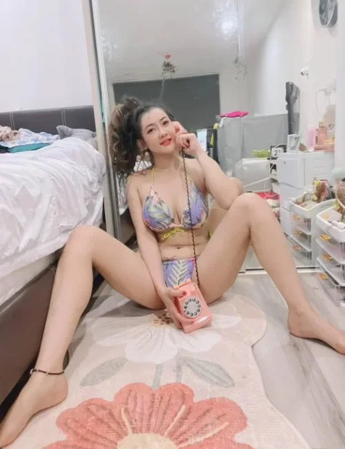 Bee photo 3, asian, slim, brunette, 160 cm, 45 kg, Large bust, Hong Kong