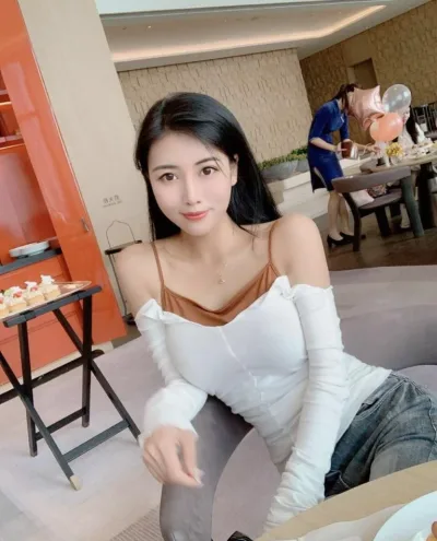 Renne photo 1, asian, athletic, brunette, 166 cm, 54 kg, Medium bust, Hong Kong