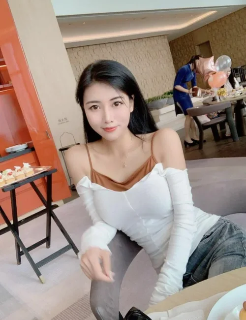 Renne photo 1, asian, athletic, brunette, 166 cm, 54 kg, Medium bust, Hong Kong