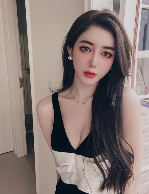 Mary photo 3, asian, slim, black hair, 162 cm, 48 kg, Large bust, Hong Kong