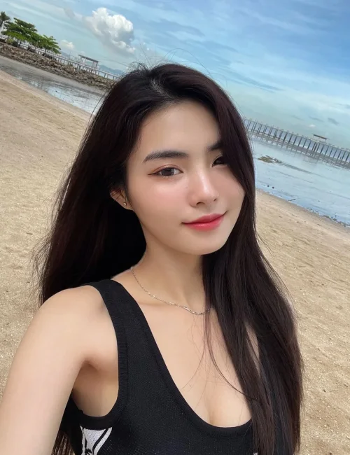 Zhizhi photo 4, asian, slim, black hair, 165 cm, 48 kg, Small bust, Hong Kong