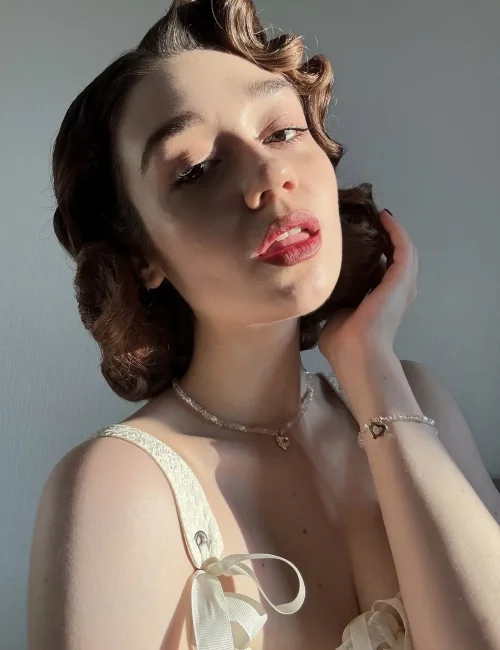 Shura photo 4, european, athletic, brunette, 170 cm, 55 kg, Small bust, Hong Kong
