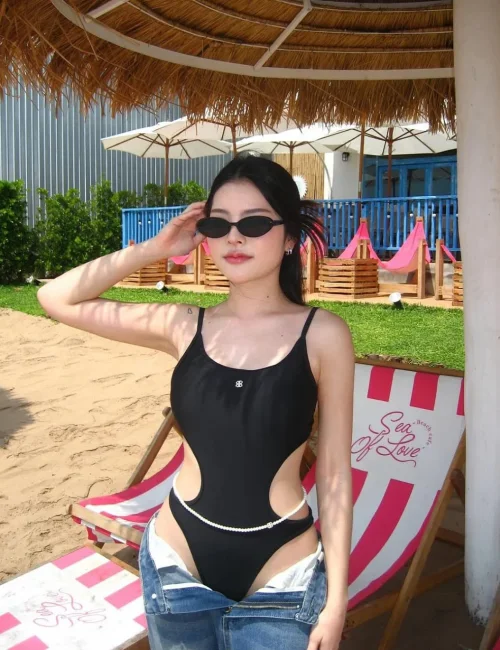 Zahra photo 3, asian, slim, black hair, 167 cm, 51 kg, Medium bust, Hong Kong