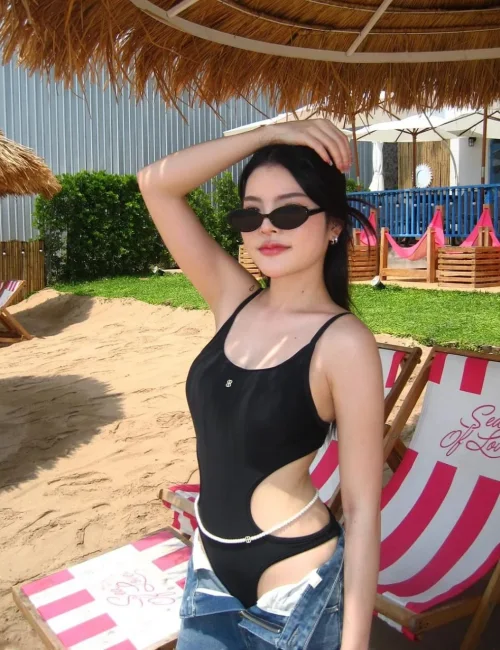 Zahra photo 4, asian, slim, black hair, 167 cm, 51 kg, Medium bust, Hong Kong