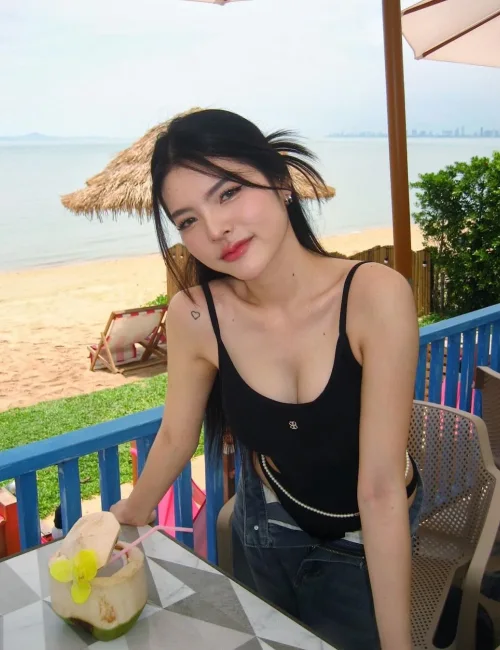 Zahra photo 5, asian, slim, black hair, 167 cm, 51 kg, Medium bust, Hong Kong
