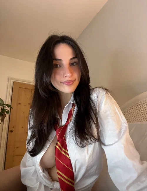 Liz photo 1, european, average, brunette, 172 cm, 70 kg, Large bust, Hong Kong