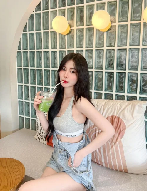 Canissa photo 4, asian, slim, black hair, 171 cm, 49 kg, Medium bust, Hong Kong