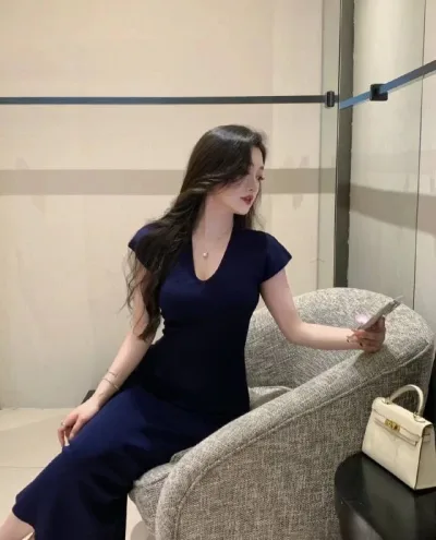 Alisa Nora photo 1, asian, athletic, black hair, 166 cm, 60 kg, Medium bust, Hong Kong