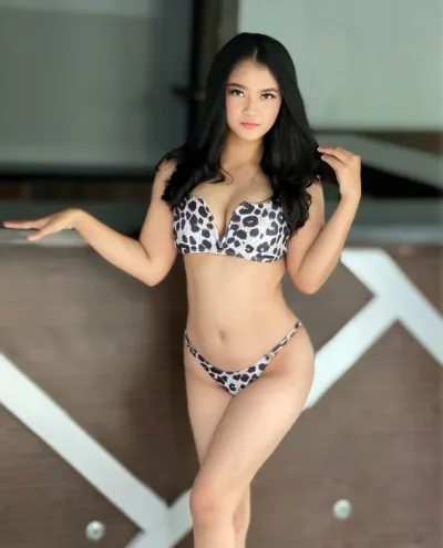 Aluna photo 1, asian, petite, black hair, 159 cm, 47 kg, Medium bust, Hong Kong