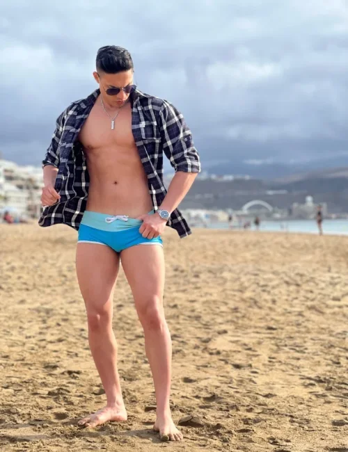 Luciano photo 5, asian, average, black hair, 183 cm, 77 kg, Hong Kong