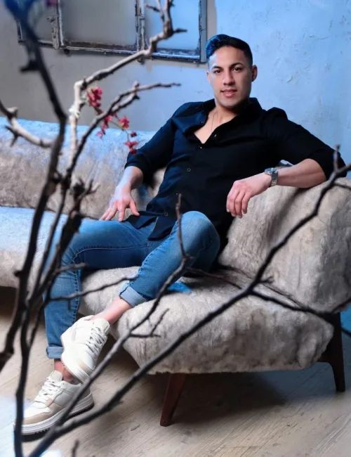 Luciano photo 7, asian, average, black hair, 183 cm, 77 kg, Hong Kong