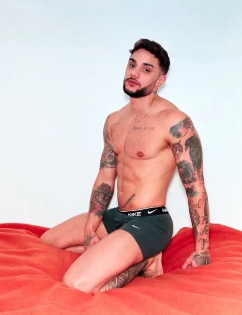 Tristan photo 1, european, average, black hair, 175 cm, 72 kg, Hong Kong