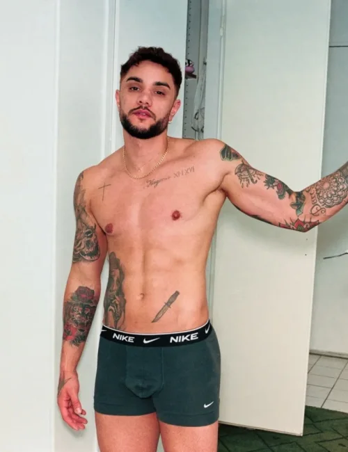 Tristan photo 13, european, average, black hair, 175 cm, 72 kg, Hong Kong