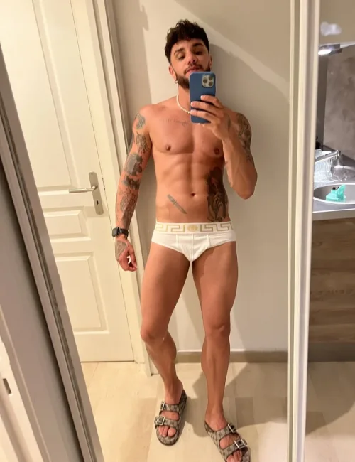 Tristan photo 21, european, average, black hair, 175 cm, 72 kg, Hong Kong