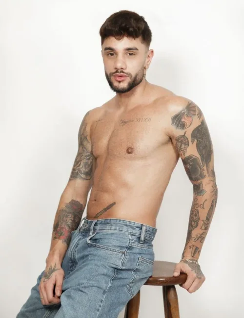 Tristan photo 3, european, average, black hair, 175 cm, 72 kg, Hong Kong