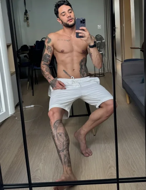 Tristan photo 7, european, average, black hair, 175 cm, 72 kg, Hong Kong