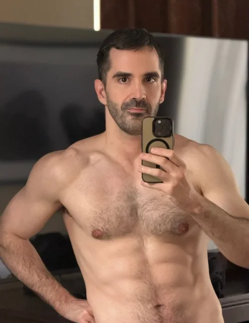 Bernard photo 2, european, average, black hair, 180 cm, 79 kg, Hong Kong