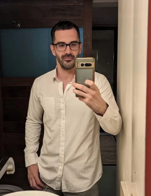 Bernard photo 8, european, average, black hair, 180 cm, 79 kg, Hong Kong