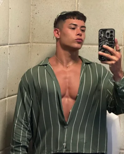 Axl photo 1, asian, average, black hair, 170 cm, 72 kg, Hong Kong