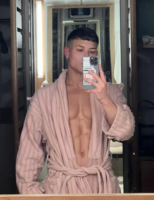 Axl photo 11, asian, average, black hair, 170 cm, 72 kg, Hong Kong
