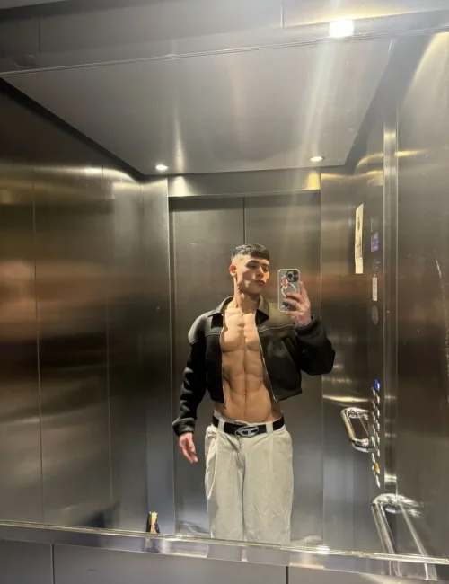 Axl photo 8, asian, average, black hair, 170 cm, 72 kg, Hong Kong