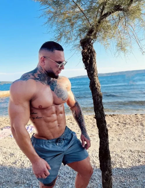 Vaughn photo 20, asian, busty, brunette, 173 cm, 100 kg, Hong Kong