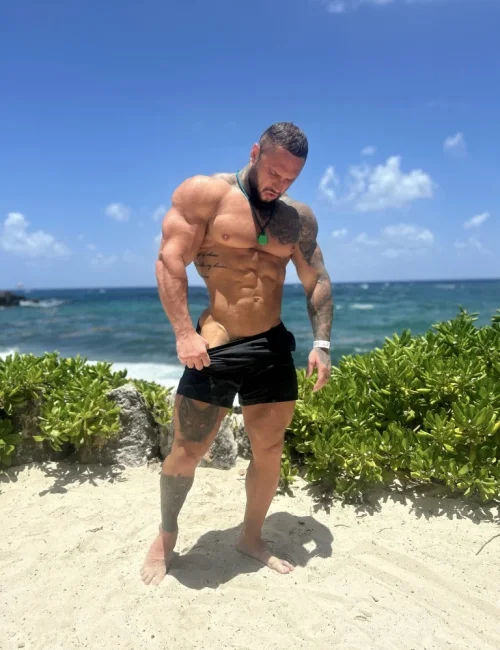 Vaughn photo 22, asian, busty, brunette, 173 cm, 100 kg, Hong Kong
