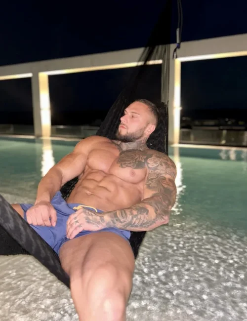 Vaughn photo 24, asian, busty, brunette, 173 cm, 100 kg, Hong Kong