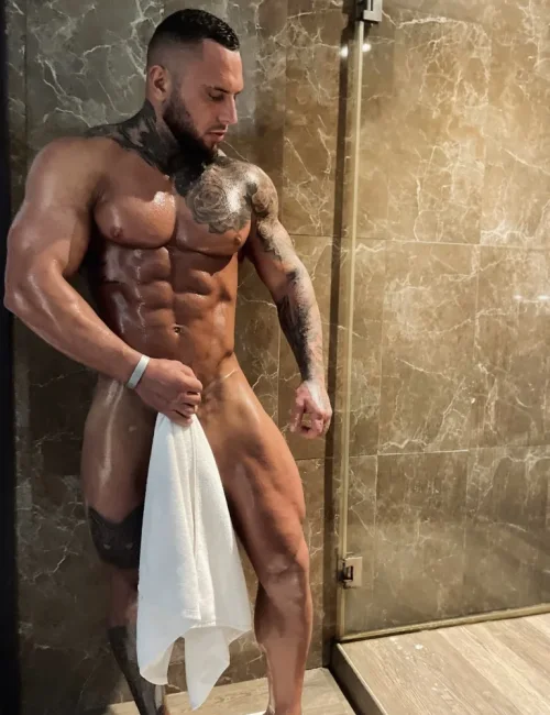 Vaughn photo 27, asian, busty, brunette, 173 cm, 100 kg, Hong Kong
