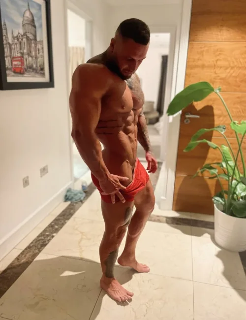 Vaughn photo 28, asian, busty, brunette, 173 cm, 100 kg, Hong Kong