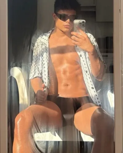 Calvin photo 1, asian, average, black hair, 185 cm, 83 kg, Hong Kong
