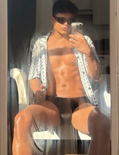 Calvin photo 1, asian, average, black hair, 185 cm, 83 kg, Hong Kong