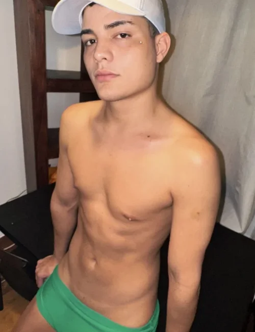 Calvin photo 11, asian, average, black hair, 185 cm, 83 kg, Hong Kong