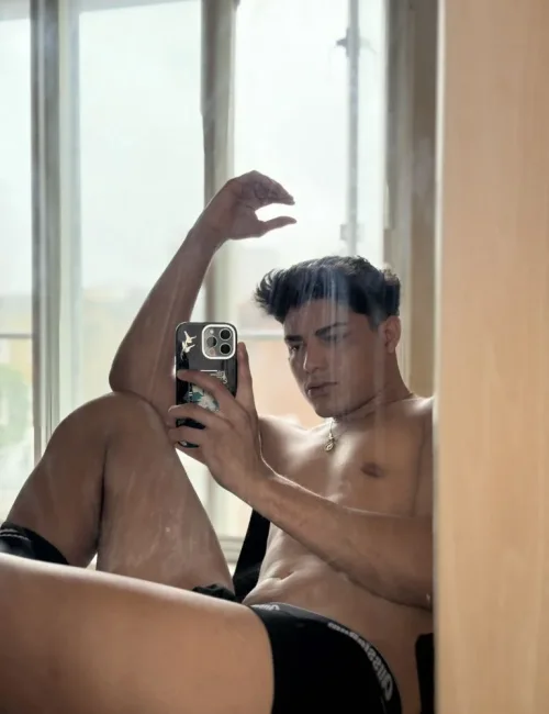 Calvin photo 4, asian, average, black hair, 185 cm, 83 kg, Hong Kong