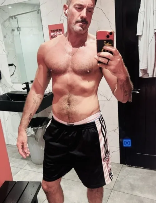 William photo 14, european, curvy, brunette, 188 cm, 95 kg, Hong Kong