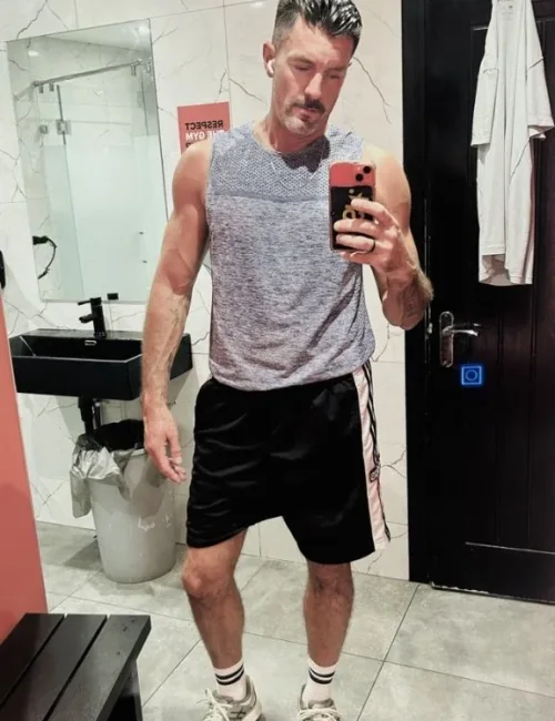 William photo 18, european, curvy, brunette, 188 cm, 95 kg, Hong Kong