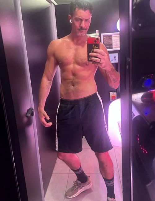 William photo 31, european, curvy, brunette, 188 cm, 95 kg, Hong Kong