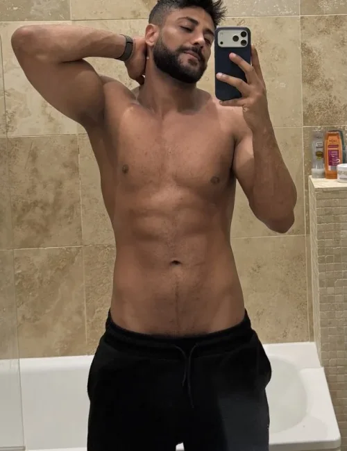 Wellington photo 3, european, curvy, black hair, 185 cm, 90 kg, Hong Kong